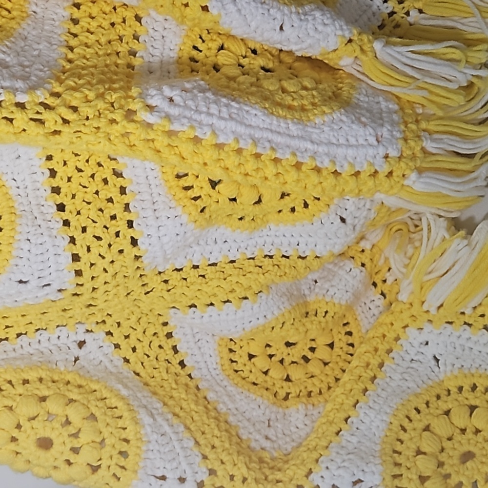 Handmade Yellow White Crochet Granny Square Blanket 37x63 Sunflower Fringe Retro - Picture 16 of 17